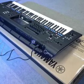 Yamaha Genos 76-Key, Yamaha PSR-SX900